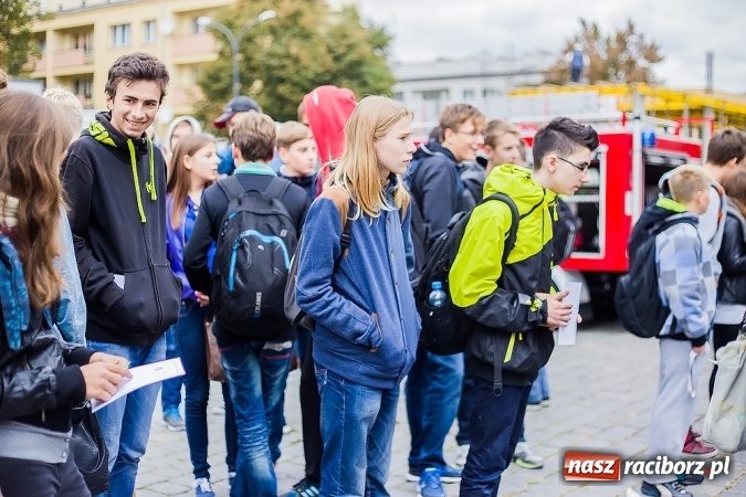 Zdjęcie w galerii na portalu naszraciborz.pl: Pokazy ratownictwa medycznego na Rynku wiadomości z regionu