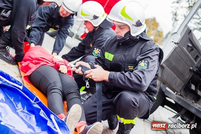 Zdjęcie w galerii na portalu naszraciborz.pl: Pokazy ratownictwa medycznego na Rynku wiadomości z regionu