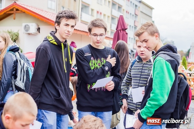 Zdjęcie w galerii na portalu naszraciborz.pl: Pokazy ratownictwa medycznego na Rynku wiadomości z regionu