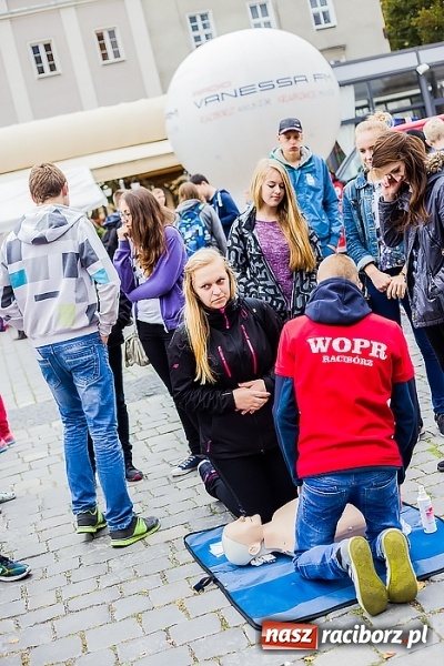 Zdjęcie w galerii na portalu naszraciborz.pl: Pokazy ratownictwa medycznego na Rynku wiadomości z regionu