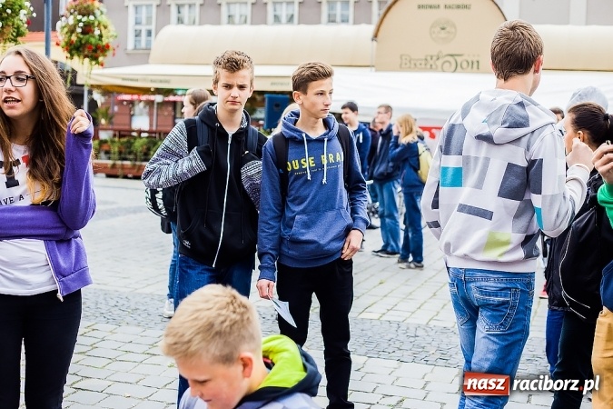 Zdjęcie w galerii na portalu naszraciborz.pl: Pokazy ratownictwa medycznego na Rynku wiadomości z regionu