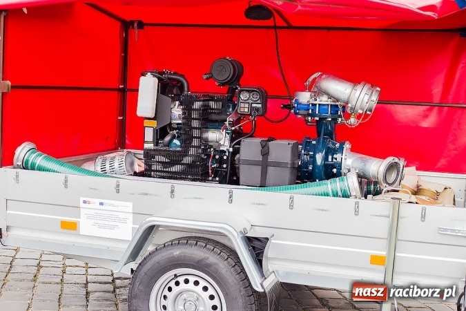 Zdjęcie w galerii na portalu naszraciborz.pl: Pokazy ratownictwa medycznego na Rynku wiadomości z regionu