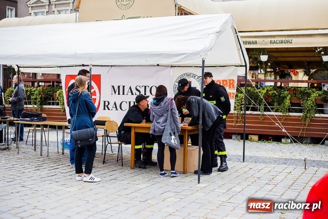 Zdjęcie w galerii na portalu naszraciborz.pl: Pokazy ratownictwa medycznego na Rynku wiadomości z regionu