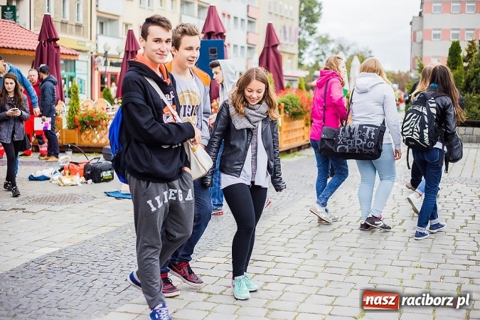 Zdjęcie w galerii na portalu naszraciborz.pl: Pokazy ratownictwa medycznego na Rynku wiadomości z regionu