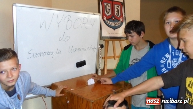 Zdjęcie w galerii na portalu naszraciborz.pl: Wybory i Dzień Chłopaka w G 5  wiadomości z regionu