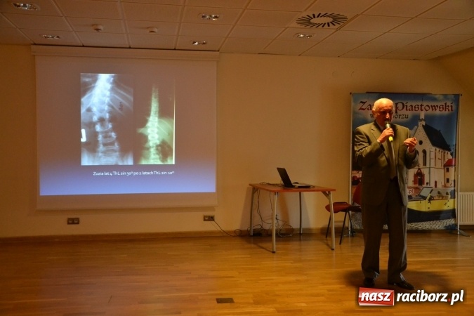 Zdjęcie w galerii na portalu naszraciborz.pl: Korygowanie wad postawy - konferencja na zamku  wiadomości z regionu