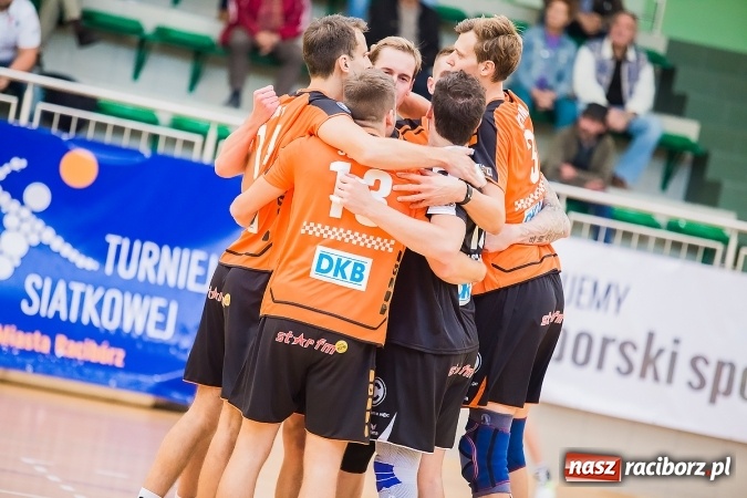 Zdjęcie w galerii na portalu naszraciborz.pl: Emocje i zacięta walka w Arenie Rafako wiadomości z regionu