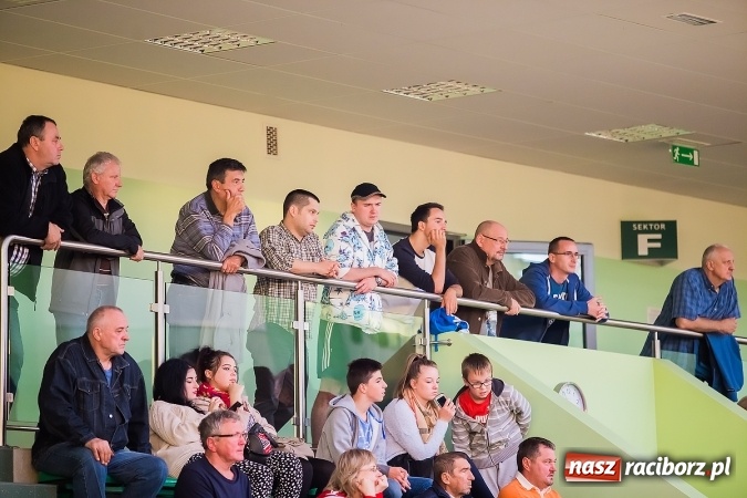 Zdjęcie w galerii na portalu naszraciborz.pl: Emocje i zacięta walka w Arenie Rafako wiadomości z regionu