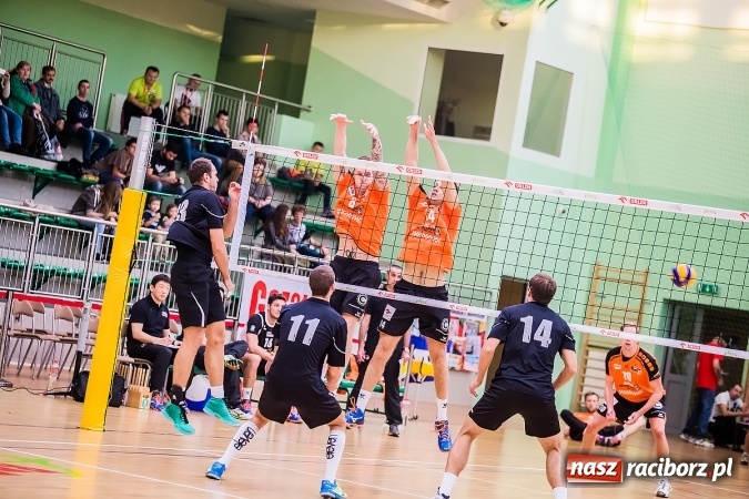 Zdjęcie w galerii na portalu naszraciborz.pl: Emocje i zacięta walka w Arenie Rafako wiadomości z regionu