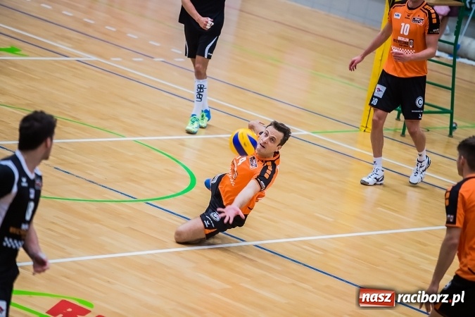 Zdjęcie w galerii na portalu naszraciborz.pl: Emocje i zacięta walka w Arenie Rafako wiadomości z regionu