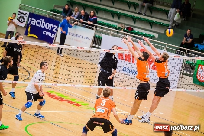 Zdjęcie w galerii na portalu naszraciborz.pl: Emocje i zacięta walka w Arenie Rafako wiadomości z regionu