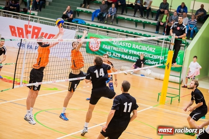 Zdjęcie w galerii na portalu naszraciborz.pl: Emocje i zacięta walka w Arenie Rafako wiadomości z regionu