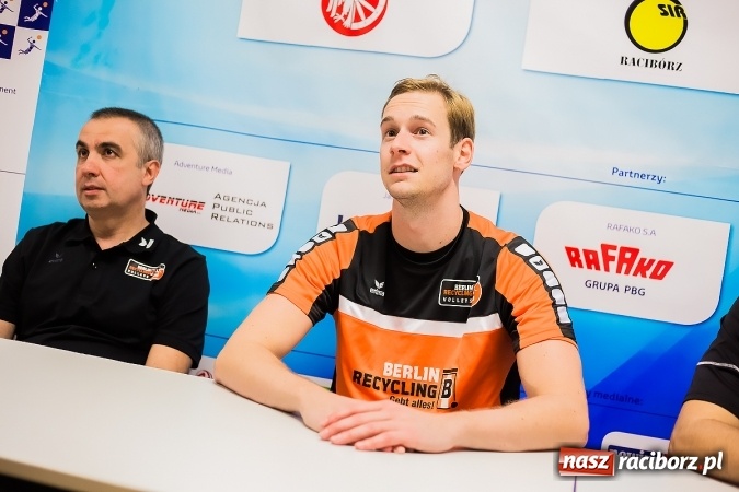 Zdjęcie w galerii na portalu naszraciborz.pl: Emocje i zacięta walka w Arenie Rafako wiadomości z regionu