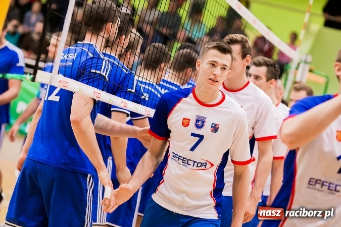 Zdjęcie w galerii na portalu naszraciborz.pl: Emocje i zacięta walka w Arenie Rafako wiadomości z regionu