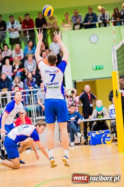 Zdjęcie w galerii na portalu naszraciborz.pl: Emocje i zacięta walka w Arenie Rafako wiadomości z regionu