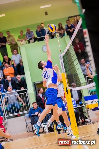 Zdjęcie w galerii na portalu naszraciborz.pl: Emocje i zacięta walka w Arenie Rafako wiadomości z regionu