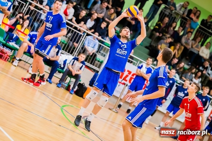 Zdjęcie w galerii na portalu naszraciborz.pl: Emocje i zacięta walka w Arenie Rafako wiadomości z regionu