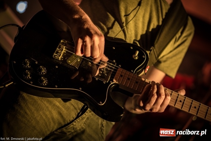 Zdjęcie w galerii na portalu naszraciborz.pl: Leski zagrał na Końcu Świata wiadomości z regionu