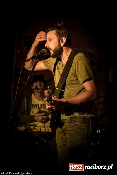 Zdjęcie w galerii na portalu naszraciborz.pl: Leski zagrał na Końcu Świata wiadomości z regionu