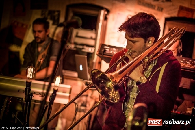 Zdjęcie w galerii na portalu naszraciborz.pl: Leski zagrał na Końcu Świata wiadomości z regionu