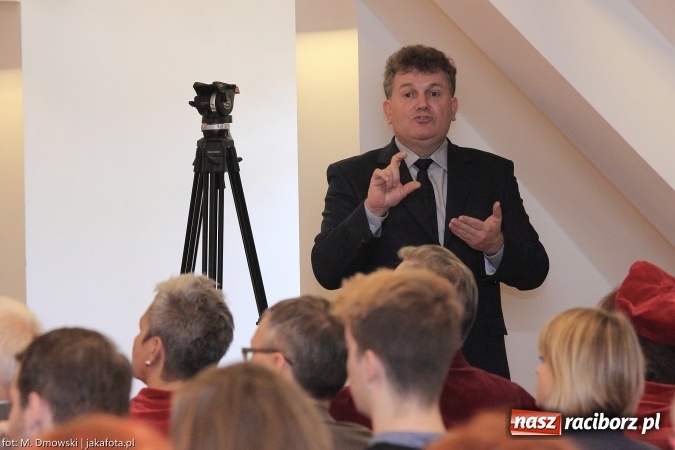 Zdjęcie w galerii na portalu naszraciborz.pl: Raciborska PWSZ zainaugurowała na Zamku Piastowskim rok akademicki 2015/2016 wiadomości z regionu