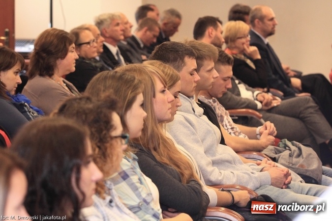 Zdjęcie w galerii na portalu naszraciborz.pl: Raciborska PWSZ zainaugurowała na Zamku Piastowskim rok akademicki 2015/2016 wiadomości z regionu