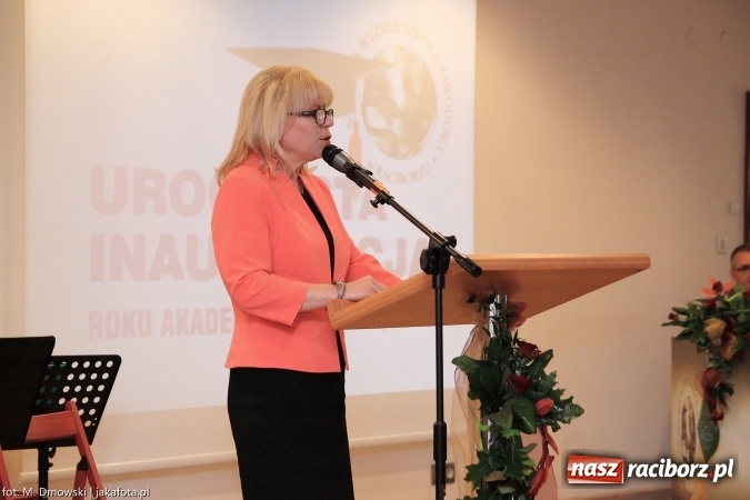 Zdjęcie w galerii na portalu naszraciborz.pl: Raciborska PWSZ zainaugurowała na Zamku Piastowskim rok akademicki 2015/2016 wiadomości z regionu
