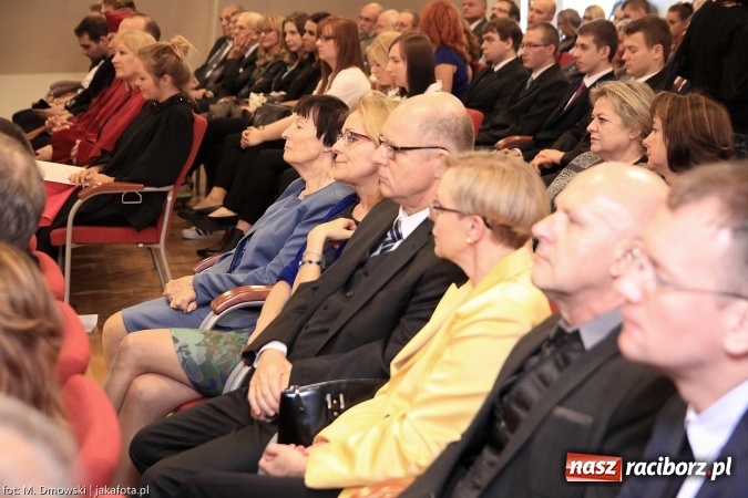 Zdjęcie w galerii na portalu naszraciborz.pl: Raciborska PWSZ zainaugurowała na Zamku Piastowskim rok akademicki 2015/2016 wiadomości z regionu