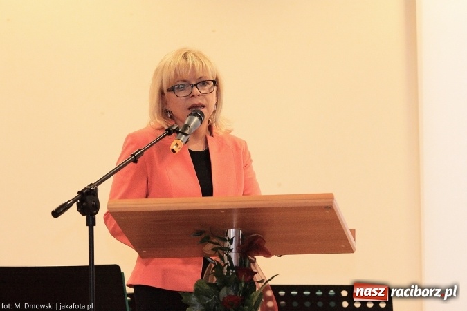 Zdjęcie w galerii na portalu naszraciborz.pl: Raciborska PWSZ zainaugurowała na Zamku Piastowskim rok akademicki 2015/2016 wiadomości z regionu