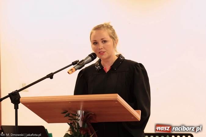 Zdjęcie w galerii na portalu naszraciborz.pl: Raciborska PWSZ zainaugurowała na Zamku Piastowskim rok akademicki 2015/2016 wiadomości z regionu