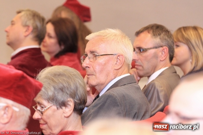 Zdjęcie w galerii na portalu naszraciborz.pl: Raciborska PWSZ zainaugurowała na Zamku Piastowskim rok akademicki 2015/2016 wiadomości z regionu