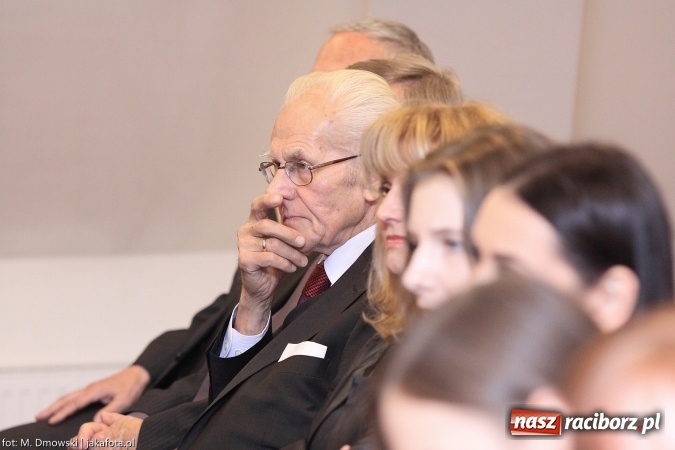 Zdjęcie w galerii na portalu naszraciborz.pl: Raciborska PWSZ zainaugurowała na Zamku Piastowskim rok akademicki 2015/2016 wiadomości z regionu