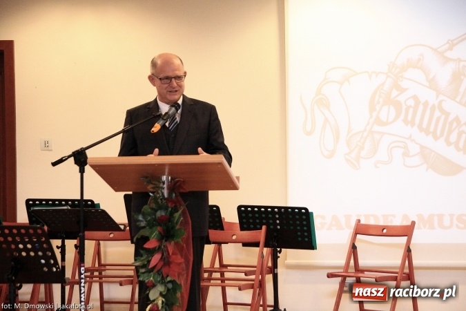 Zdjęcie w galerii na portalu naszraciborz.pl: Raciborska PWSZ zainaugurowała na Zamku Piastowskim rok akademicki 2015/2016 wiadomości z regionu