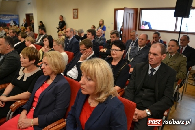 Zdjęcie w galerii na portalu naszraciborz.pl: Raciborska PWSZ zainaugurowała na Zamku Piastowskim rok akademicki 2015/2016 wiadomości z regionu