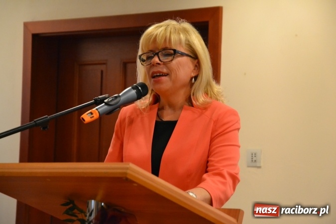 Zdjęcie w galerii na portalu naszraciborz.pl: Raciborska PWSZ zainaugurowała na Zamku Piastowskim rok akademicki 2015/2016 wiadomości z regionu