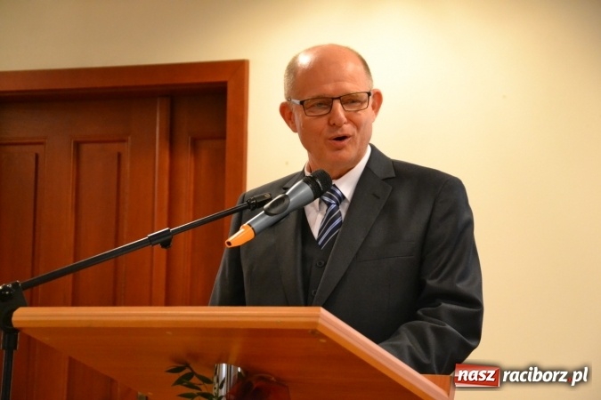 Zdjęcie w galerii na portalu naszraciborz.pl: Raciborska PWSZ zainaugurowała na Zamku Piastowskim rok akademicki 2015/2016 wiadomości z regionu