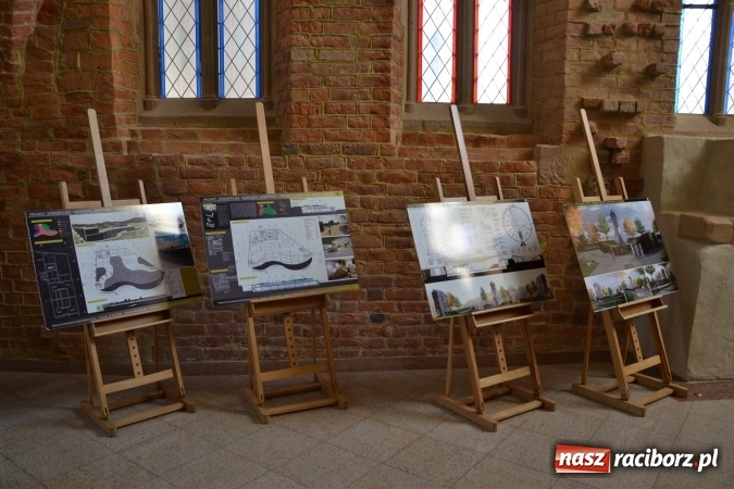 Zdjęcie w galerii na portalu naszraciborz.pl: Raciborska PWSZ zainaugurowała na Zamku Piastowskim rok akademicki 2015/2016 wiadomości z regionu