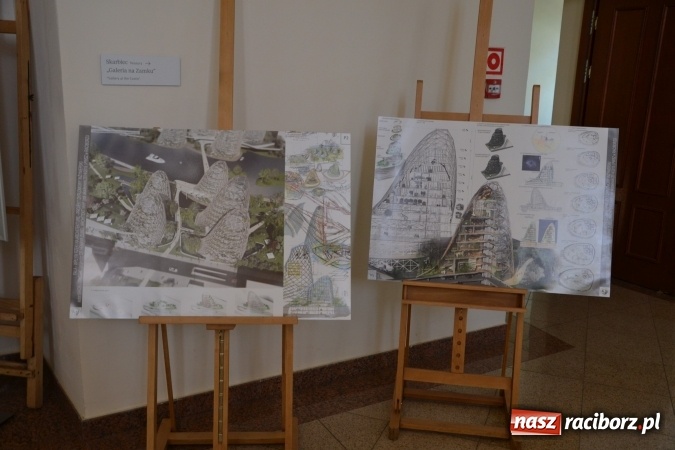 Zdjęcie w galerii na portalu naszraciborz.pl: Raciborska PWSZ zainaugurowała na Zamku Piastowskim rok akademicki 2015/2016 wiadomości z regionu