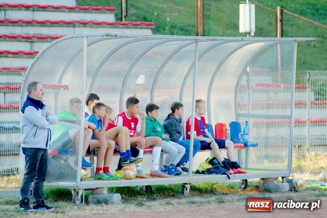 Zdjęcie w galerii na portalu naszraciborz.pl: Łatwa wygrana młodzików Unii. Pasmo remisów przerwane wiadomości z regionu
