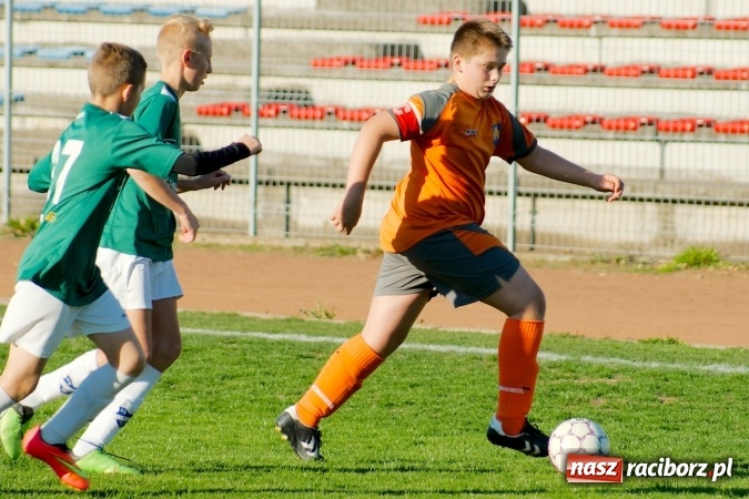 Zdjęcie w galerii na portalu naszraciborz.pl: Łatwa wygrana młodzików Unii. Pasmo remisów przerwane wiadomości z regionu