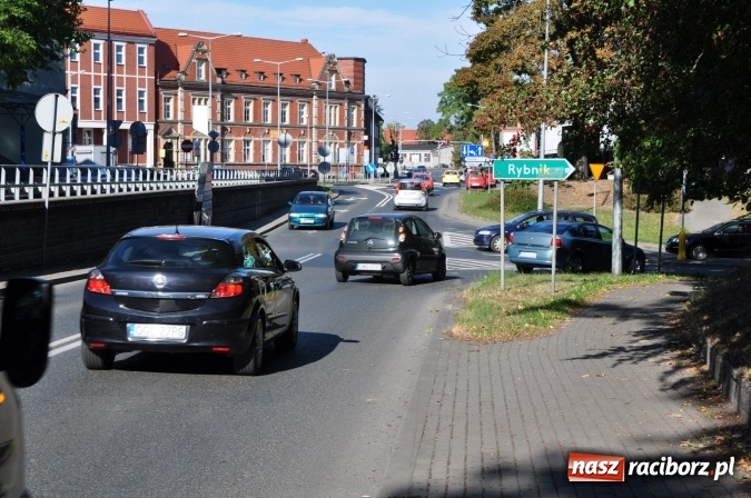 Zdjęcie w galerii na portalu naszraciborz.pl: Prezydent się przyjrzał i dojrzał%u2026 problemy ze skrzyżowaniem. Było też o wiaduktach i obwodnicach wiadomości z regionu