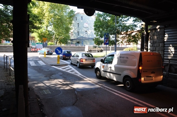 Zdjęcie w galerii na portalu naszraciborz.pl: Prezydent się przyjrzał i dojrzał%u2026 problemy ze skrzyżowaniem. Było też o wiaduktach i obwodnicach wiadomości z regionu