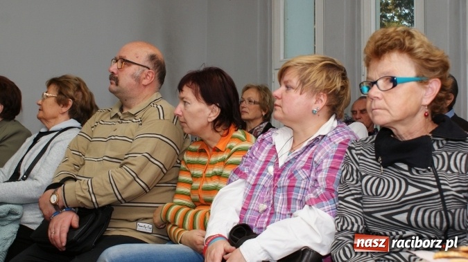 Zdjęcie w galerii na portalu naszraciborz.pl: 100 lat! dla PERSONY w bibliotece wiadomości z regionu