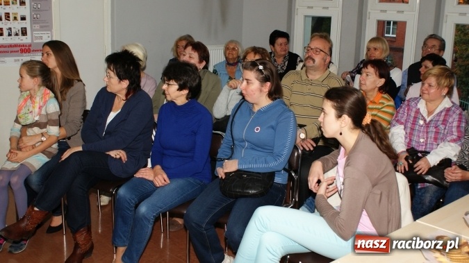 Zdjęcie w galerii na portalu naszraciborz.pl: 100 lat! dla PERSONY w bibliotece wiadomości z regionu