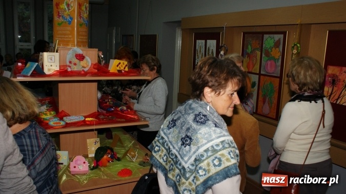 Zdjęcie w galerii na portalu naszraciborz.pl: 100 lat! dla PERSONY w bibliotece wiadomości z regionu