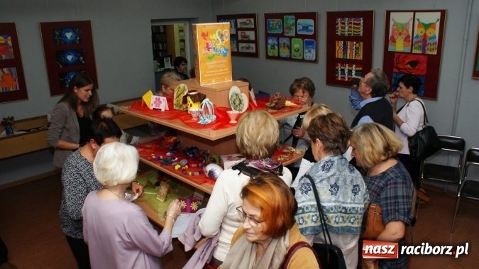 Zdjęcie w galerii na portalu naszraciborz.pl: 100 lat! dla PERSONY w bibliotece wiadomości z regionu