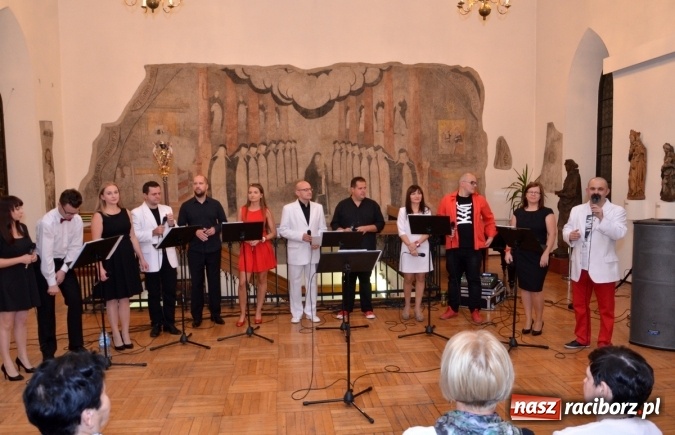 Zdjęcie w galerii na portalu naszraciborz.pl: 6na6='80+'90 - koncert w raciborskim Muzeum wiadomości z regionu