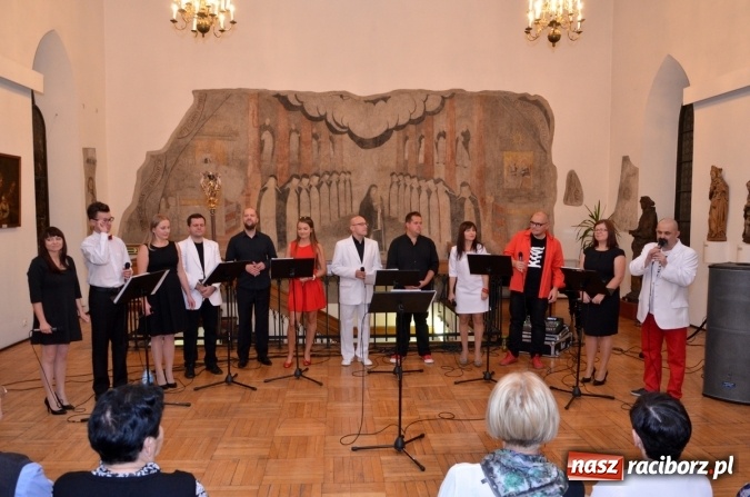 Zdjęcie w galerii na portalu naszraciborz.pl: 6na6='80+'90 - koncert w raciborskim Muzeum wiadomości z regionu