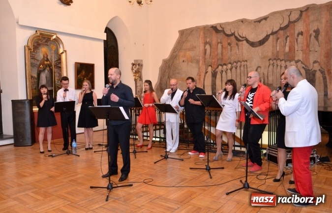 Zdjęcie w galerii na portalu naszraciborz.pl: 6na6='80+'90 - koncert w raciborskim Muzeum wiadomości z regionu