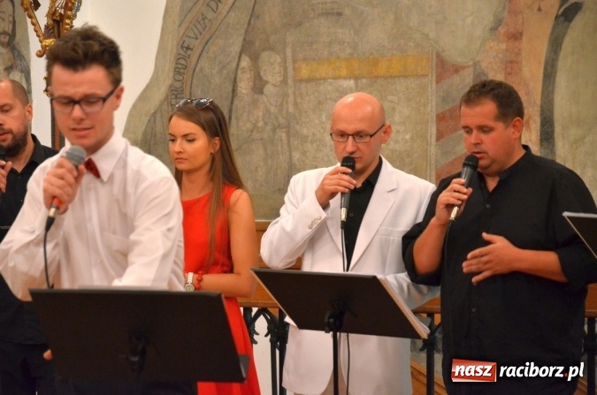 Zdjęcie w galerii na portalu naszraciborz.pl: 6na6='80+'90 - koncert w raciborskim Muzeum wiadomości z regionu